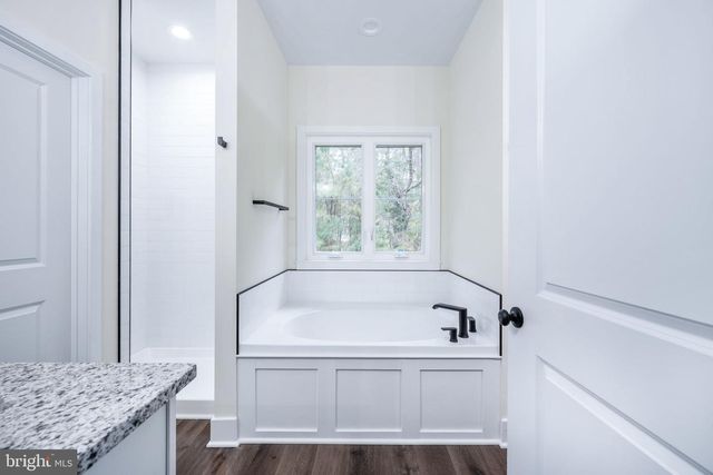 564 CURRIOMAN DR, Montross, VA 22520