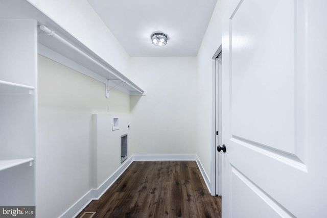 564 CURRIOMAN DR, Montross, VA 22520