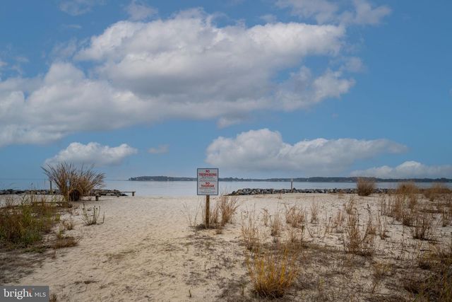 564 CURRIOMAN DR, Montross, VA 22520