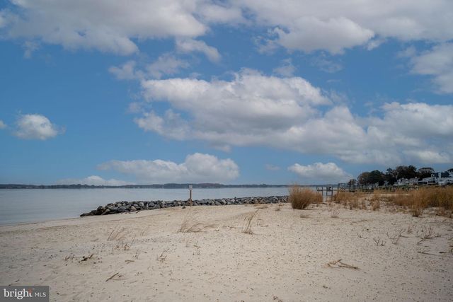 564 CURRIOMAN DR, Montross, VA 22520