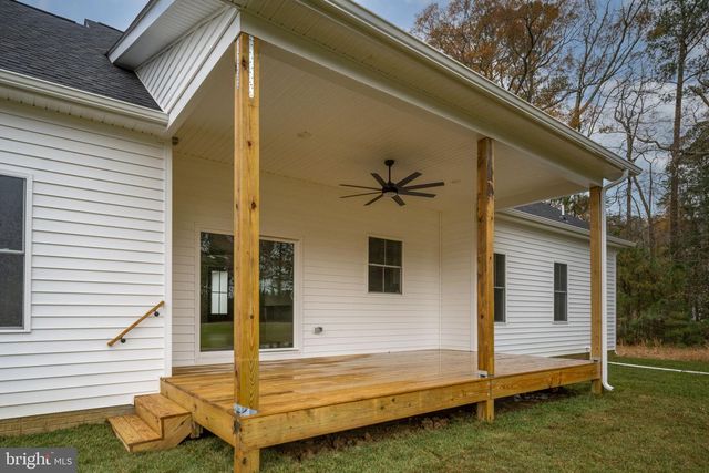 564 CURRIOMAN DR, Montross, VA 22520