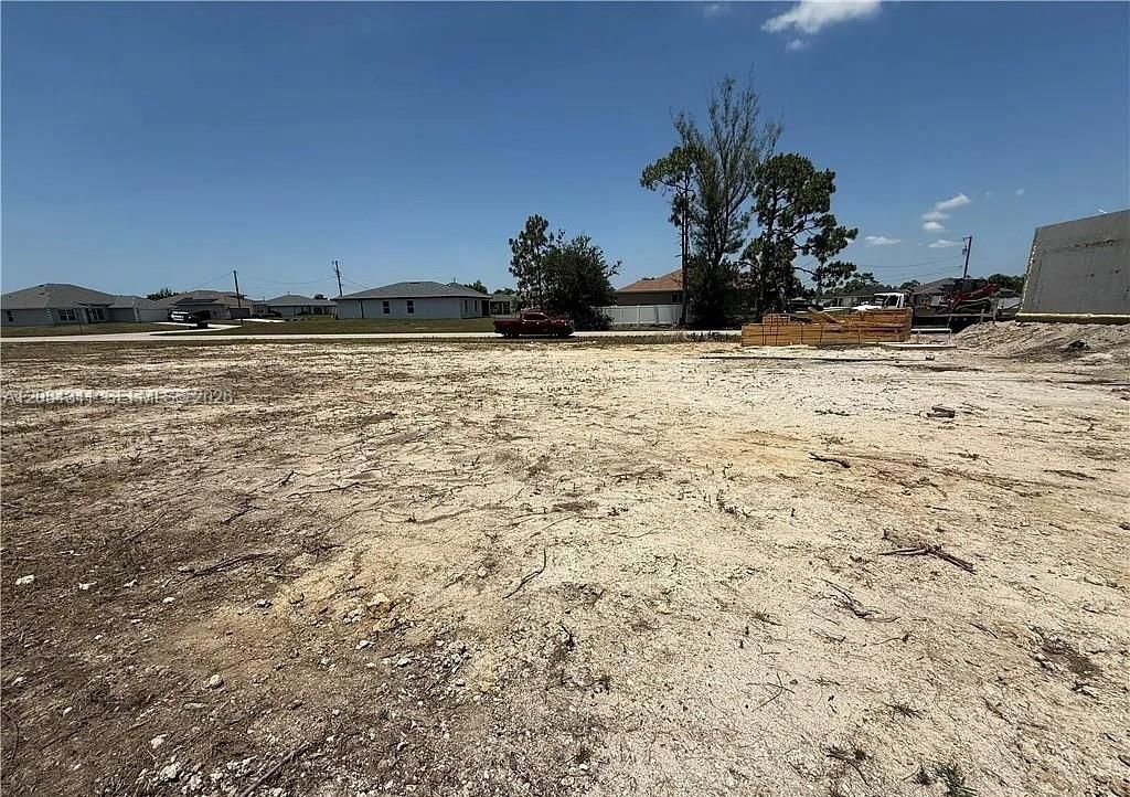 2208 NE 39th Terrace, Cape Coral, FL 33909