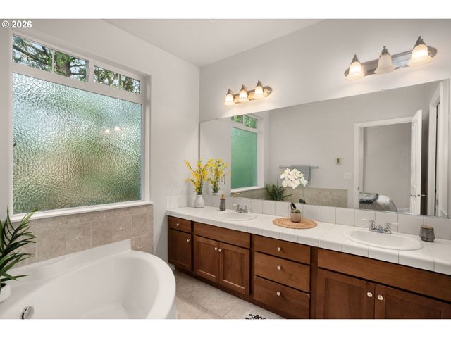 11617 Sw WATERTHRUSH Ter, Beaverton, OR 97007