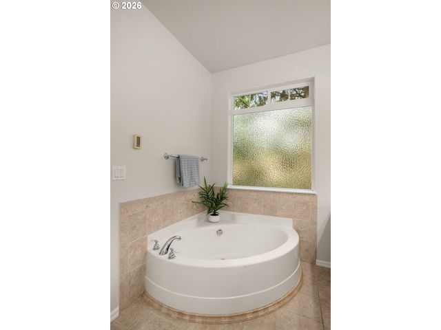 11617 Sw WATERTHRUSH Ter, Beaverton, OR 97007