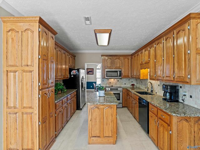 27810 Kim Drive, Harvest, AL 35749