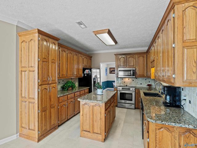 27810 Kim Drive, Harvest, AL 35749