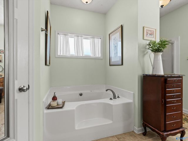 27810 Kim Drive, Harvest, AL 35749