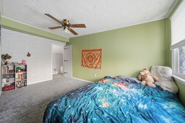 8 Flint St, Chelmsford, MA 01824