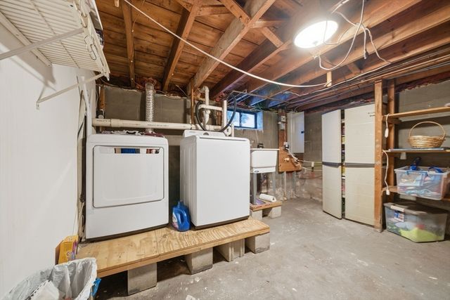 8 Flint St, Chelmsford, MA 01824