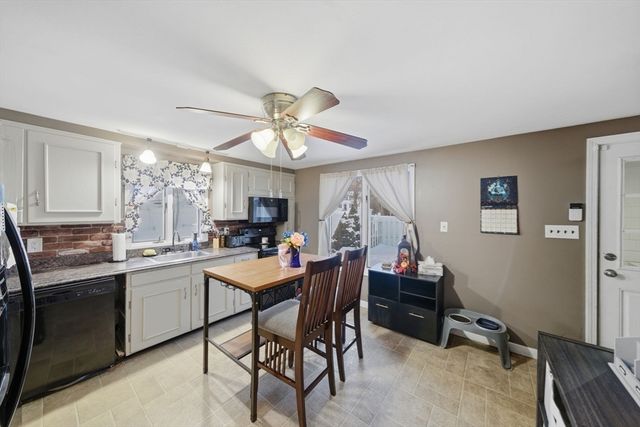 8 Flint St, Chelmsford, MA 01824