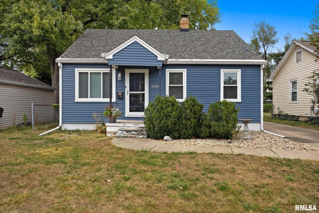3206 N INDIANA Avenue, Peoria, IL 61603