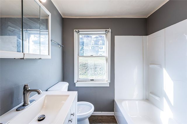 2112 DALTON, Mckeesport, PA 15132