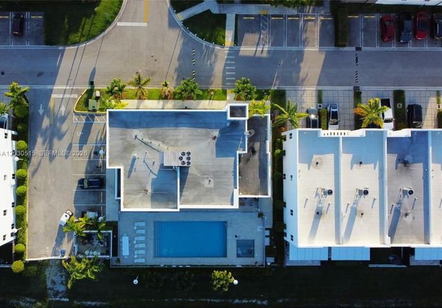 7221 NW 103rd Path, Doral, FL 33178