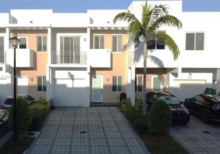 7221 NW 103rd Path, Doral, FL 33178