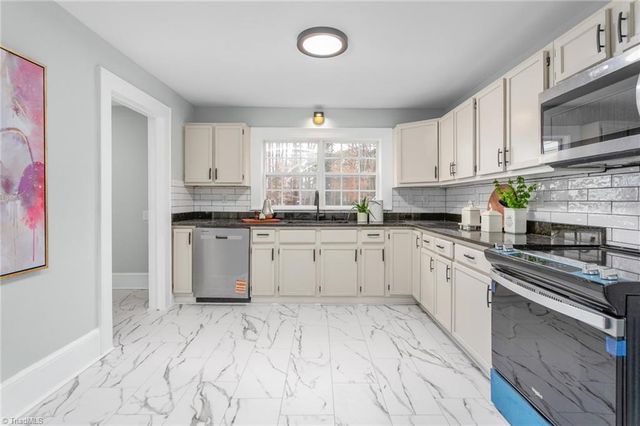 18 Fairway Drive, Lexington, NC 27292