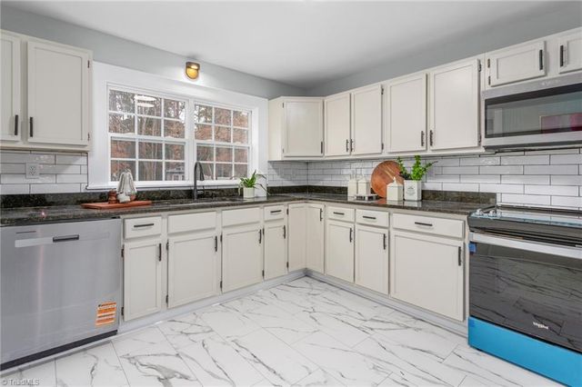 18 Fairway Drive, Lexington, NC 27292