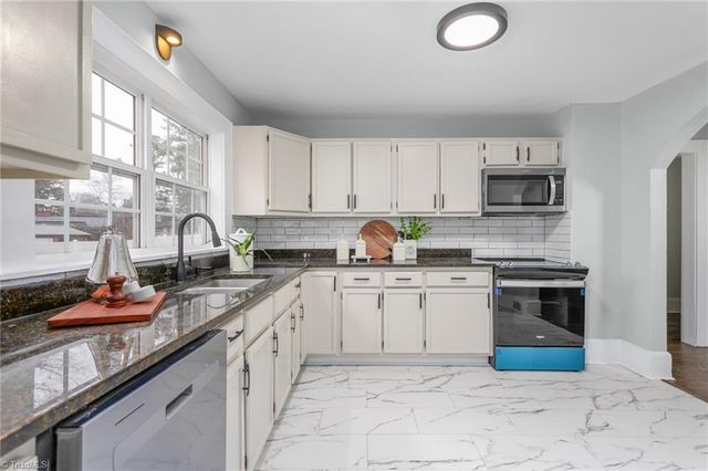 18 Fairway Drive, Lexington, NC 27292