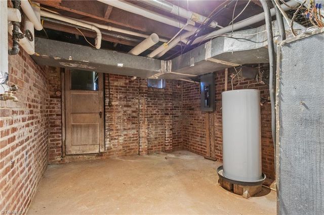 18 Fairway Drive, Lexington, NC 27292