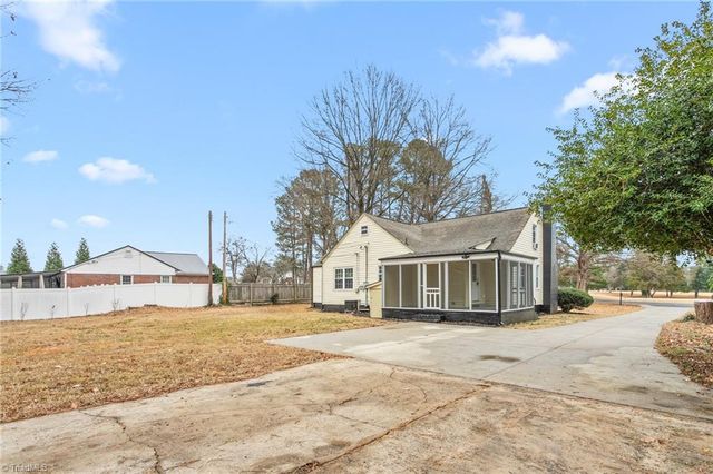 18 Fairway Drive, Lexington, NC 27292