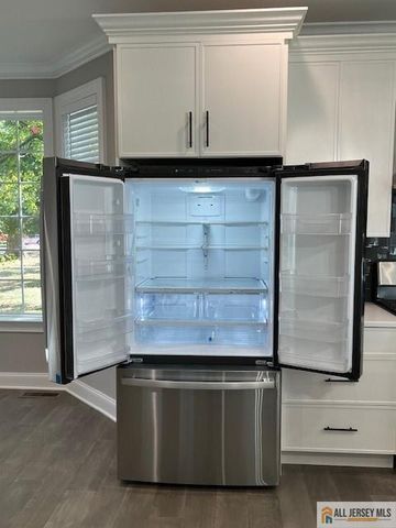 10 Hector Avenue, Edison, NJ 08817