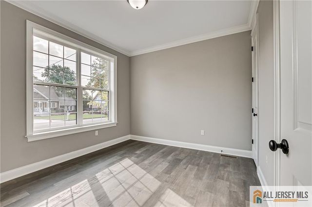 10 Hector Avenue, Edison, NJ 08817