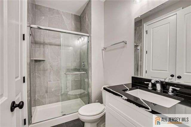 10 Hector Avenue, Edison, NJ 08817