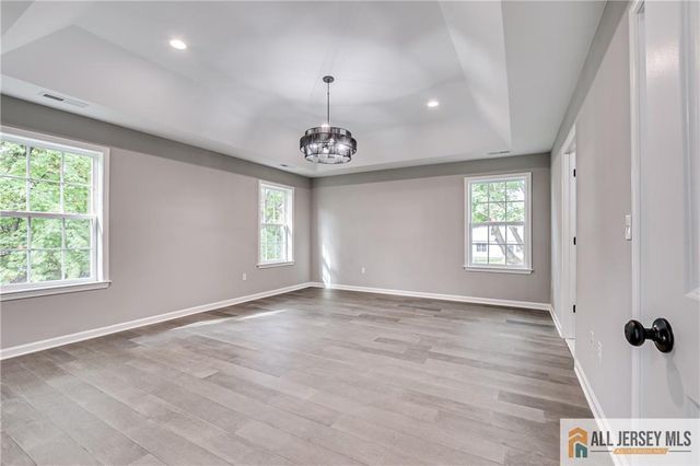 10 Hector Avenue, Edison, NJ 08817