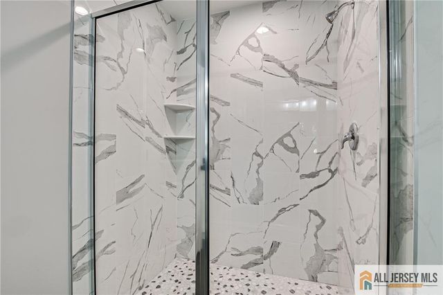 10 Hector Avenue, Edison, NJ 08817