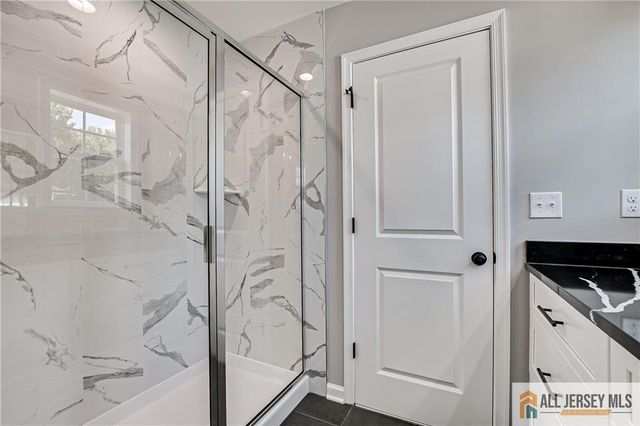 10 Hector Avenue, Edison, NJ 08817