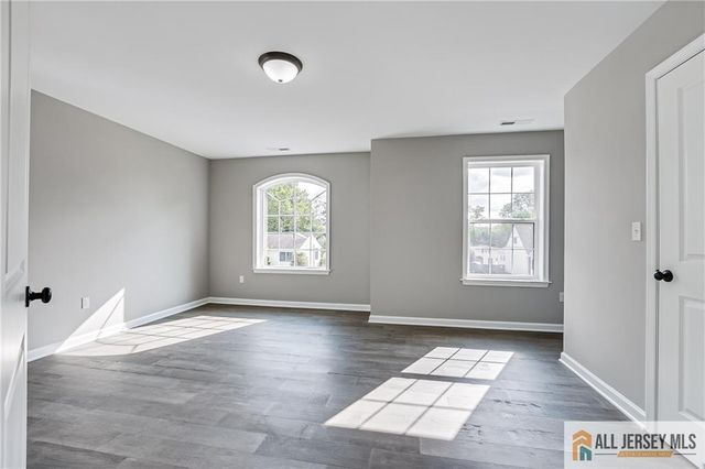 10 Hector Avenue, Edison, NJ 08817