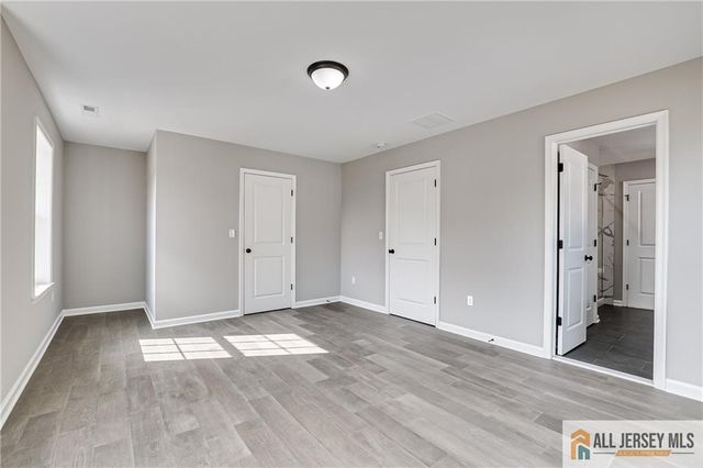 10 Hector Avenue, Edison, NJ 08817