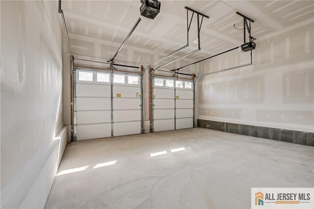 10 Hector Avenue, Edison, NJ 08817