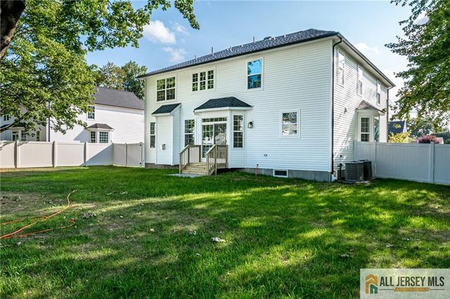 10 Hector Avenue, Edison, NJ 08817