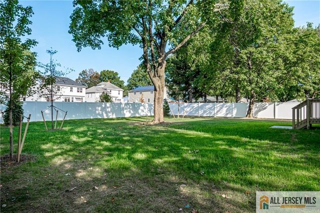 10 Hector Avenue, Edison, NJ 08817