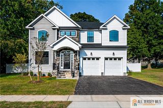 10 Hector Avenue, Edison, NJ 08817