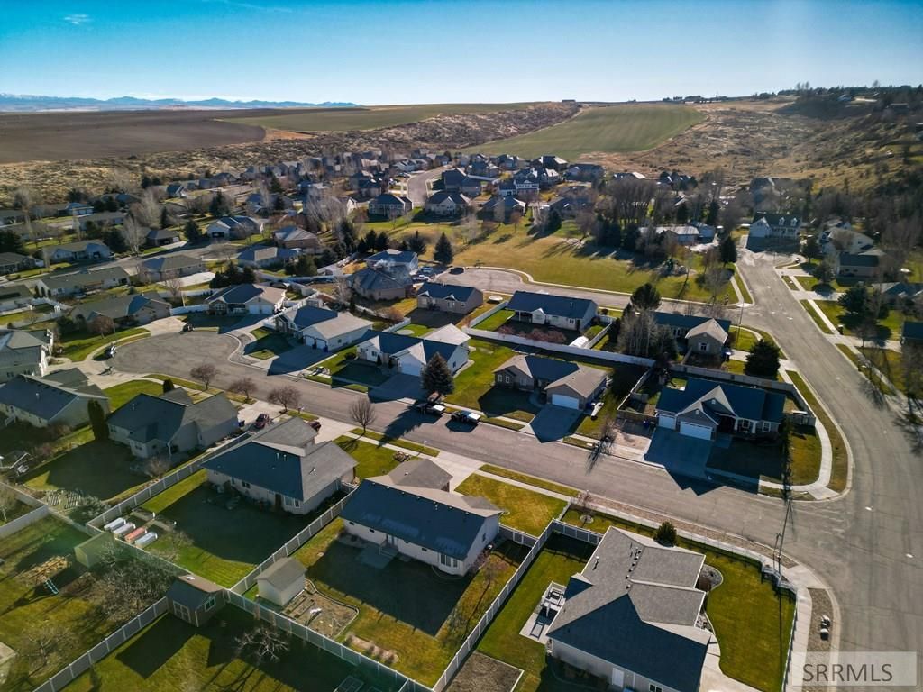 Image 2 of property listing at 625 Vale Lane, Rexburg, ID 83440