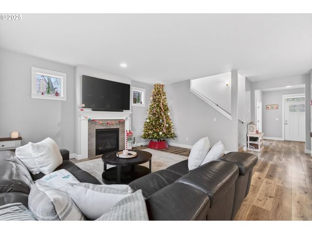 52171 Casswell Dr, Scappoose, OR 97056