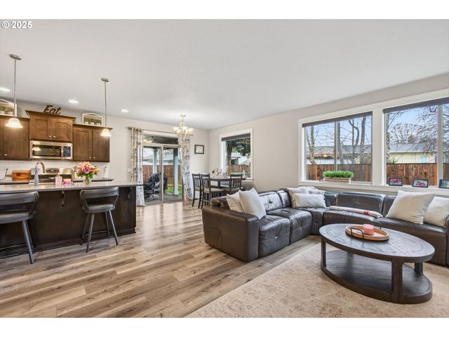 52171 Casswell Dr, Scappoose, OR 97056