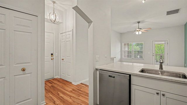2654 S Knightsbridge Circle, Ann Arbor, MI 48105