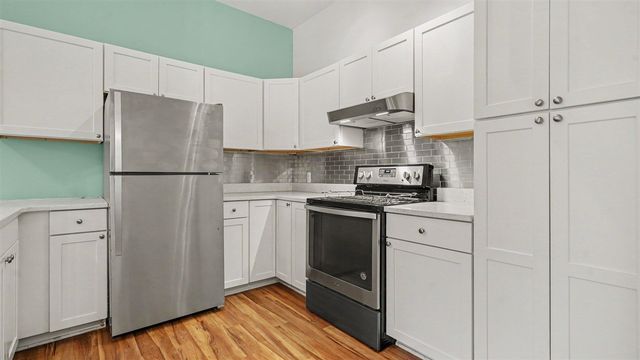 2654 S Knightsbridge Circle, Ann Arbor, MI 48105