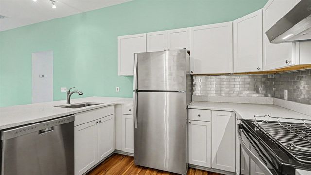 2654 S Knightsbridge Circle, Ann Arbor, MI 48105