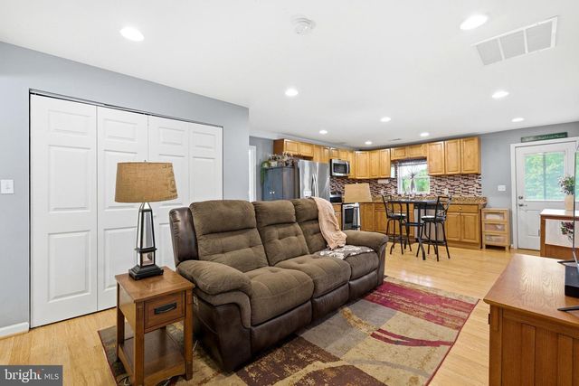 9609 CRAIN HWY, Newburg, MD 20664