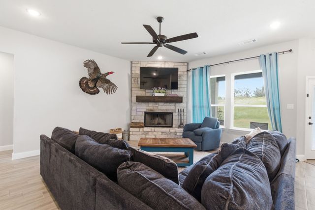 404 Oak Meadow Lane, Weatherford, TX 76085