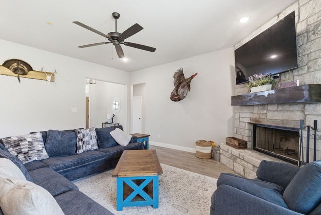 404 Oak Meadow Lane, Weatherford, TX 76085