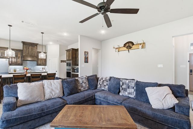404 Oak Meadow Lane, Weatherford, TX 76085