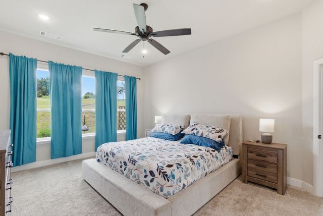 404 Oak Meadow Lane, Weatherford, TX 76085