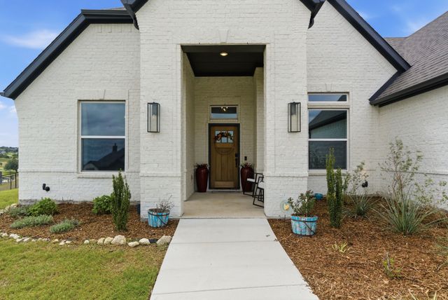 404 Oak Meadow Lane, Weatherford, TX 76085