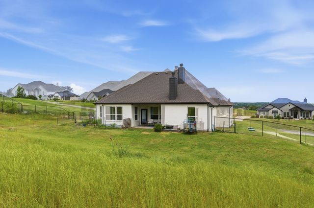 404 Oak Meadow Lane, Weatherford, TX 76085