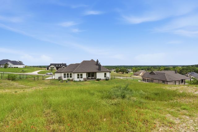 404 Oak Meadow Lane, Weatherford, TX 76085
