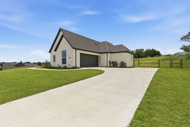 404 Oak Meadow Lane, Weatherford, TX 76085